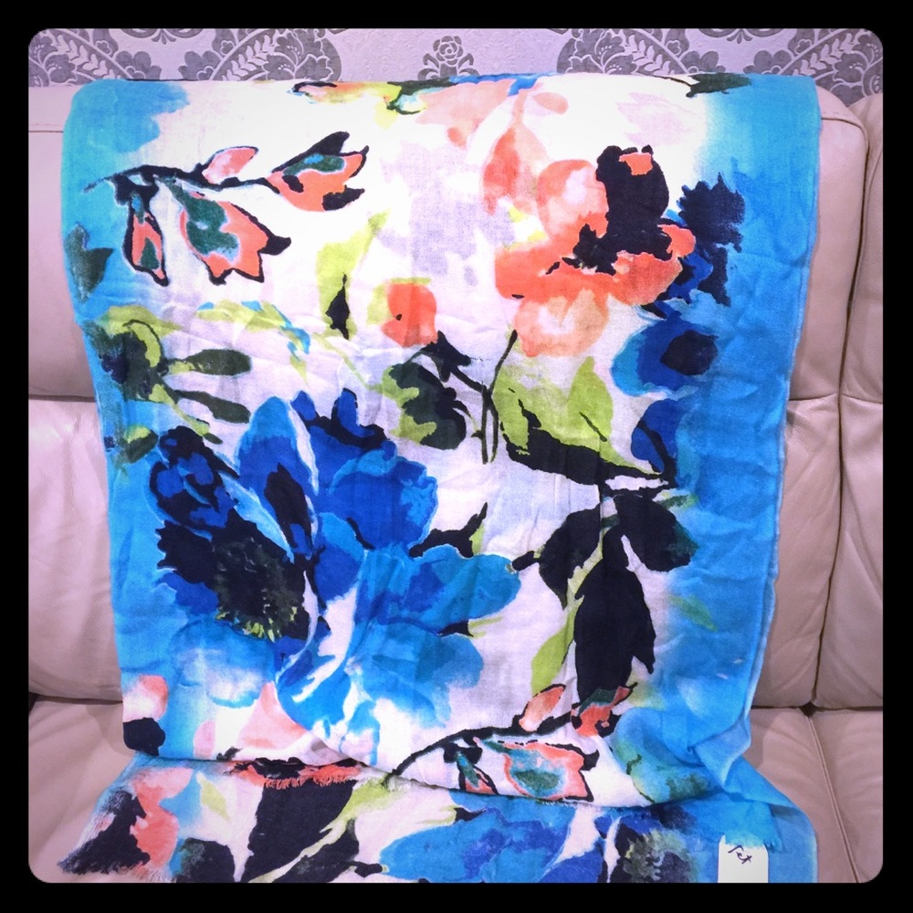 Jessica Simpson Scarf